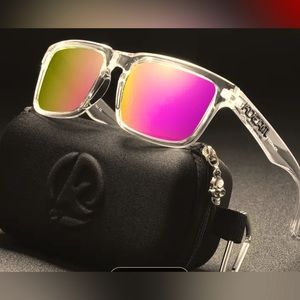 Stylish polarized sunglasses